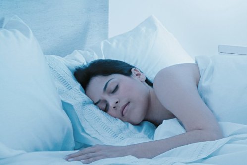 20180712_mulher-dormindo_abrilsaude_omarpaixao